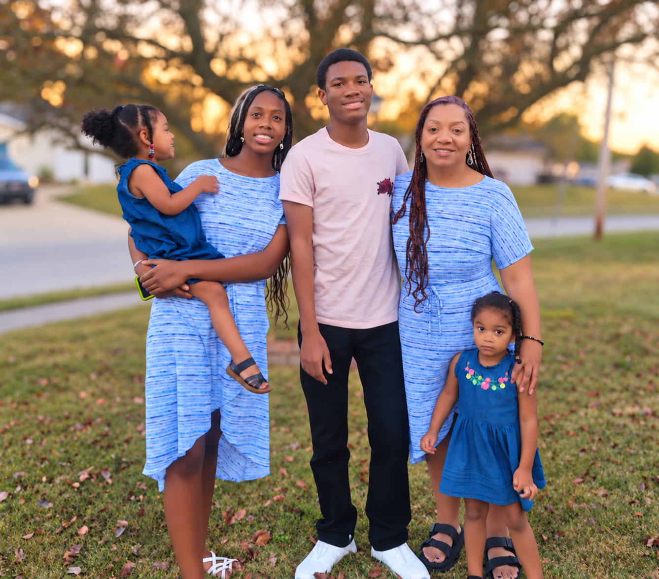 Tanisha Washington with Jelani, Azaria, Eden, and Everlee together outdoors